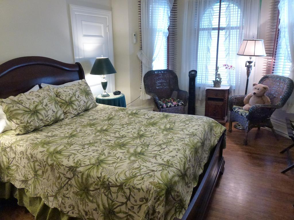 Auberge King Edward Bed And Breakfast Отава Стая снимка