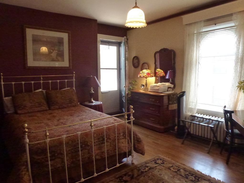 Auberge King Edward Bed And Breakfast Отава Стая снимка