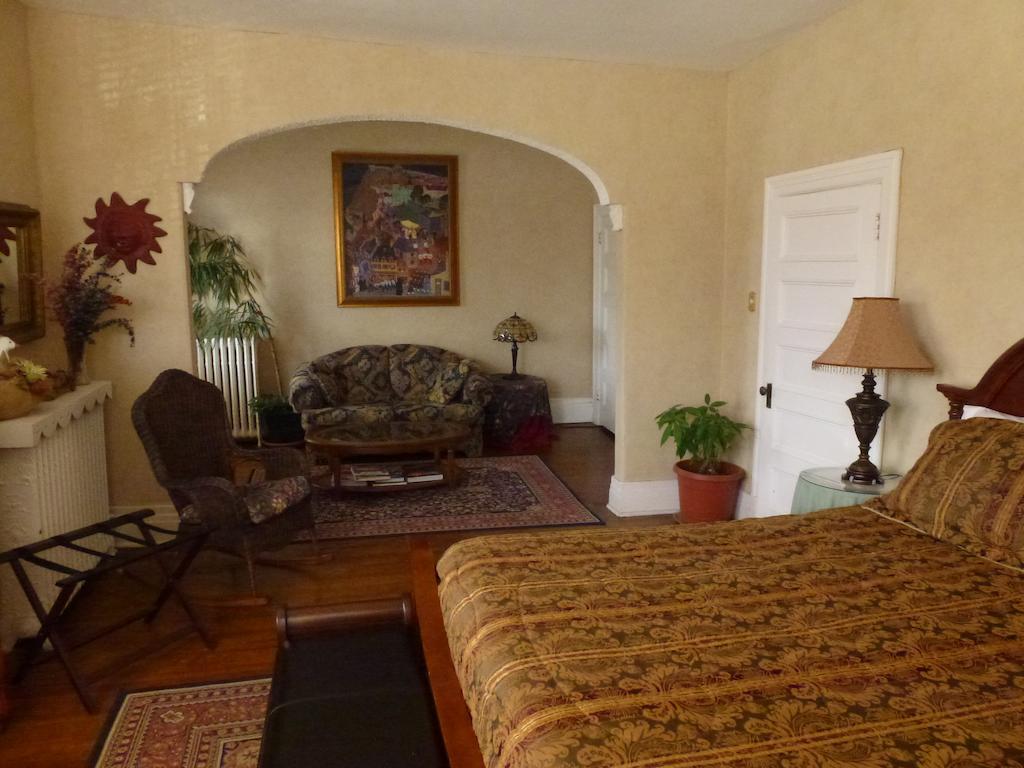 Auberge King Edward Bed And Breakfast Отава Стая снимка